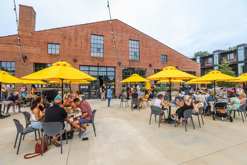 Best places to eat outside in Raleigh