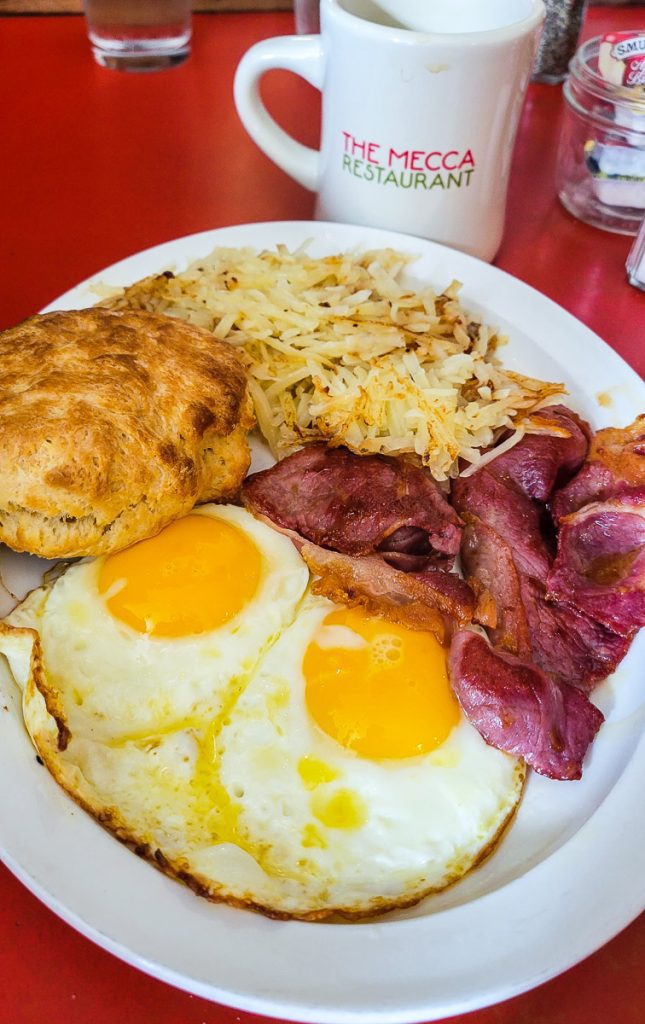 Eggs, ham, and hashbrowns on a plate