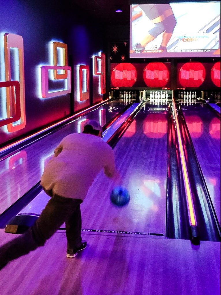 Man, ten pin bowling