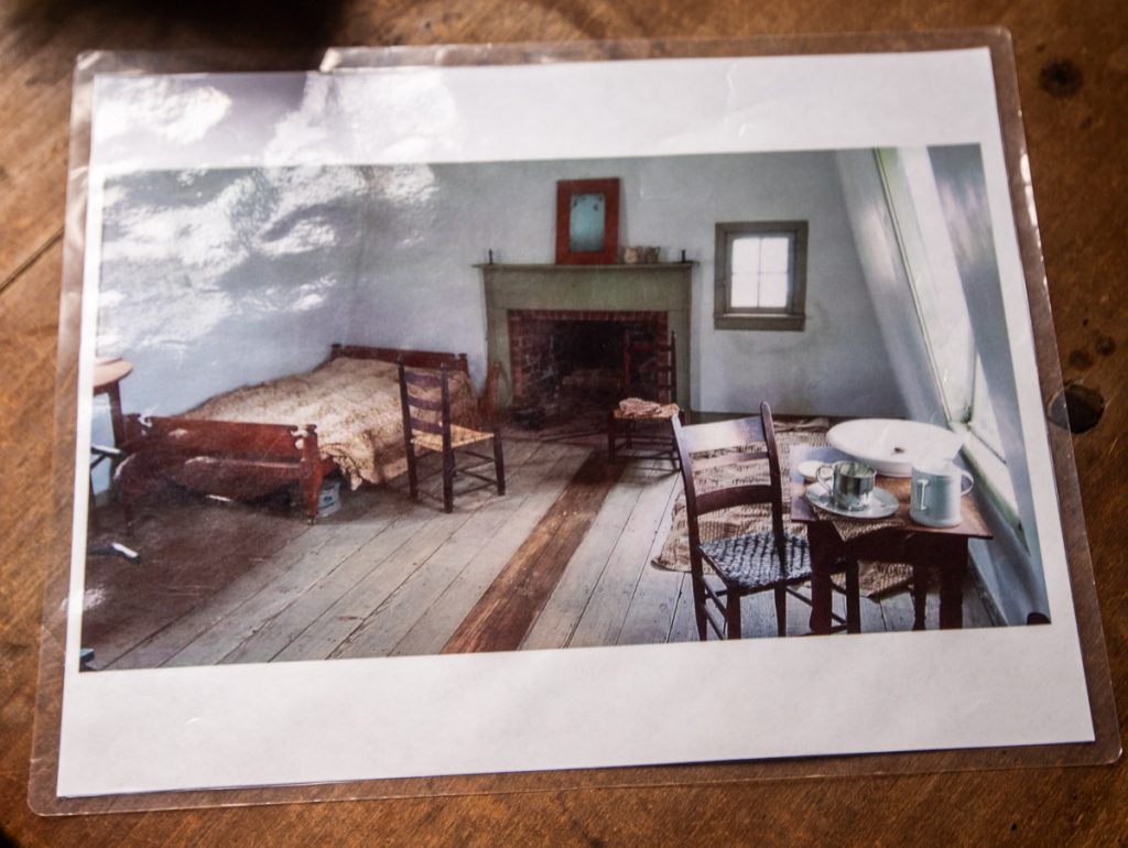 Photo of a historic bedroom in a cottage